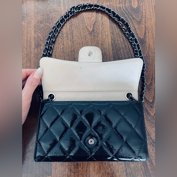 SOLD! Chanel Classic Quilted Patent Leather Wallet on chain, black - Picture 8 of 17